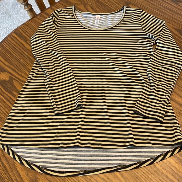 LuLaRoe Striped Long Sleeved Tunic, Scooped Neck Size Medium - Picture 8 of 8